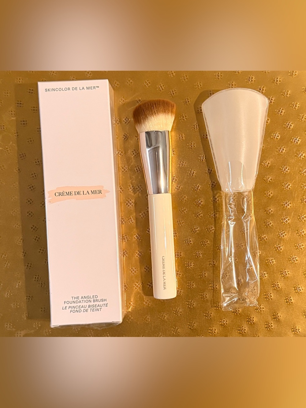 Crème de La Mer Angled Foundation Brush - NWT - Picture 2 of 5